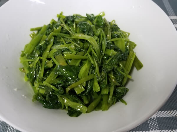 清炒通心菜